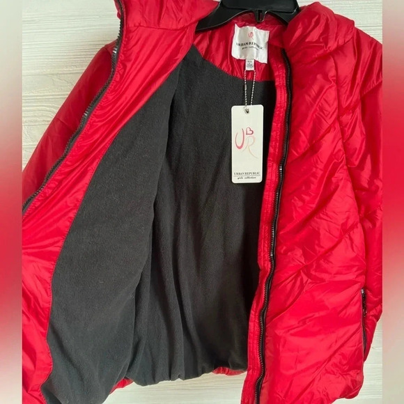 Urban Republic Red Hooded Puffer Coat Zip Up Fleece Lined Girls Size L (14/16) - Picture 4 of 15